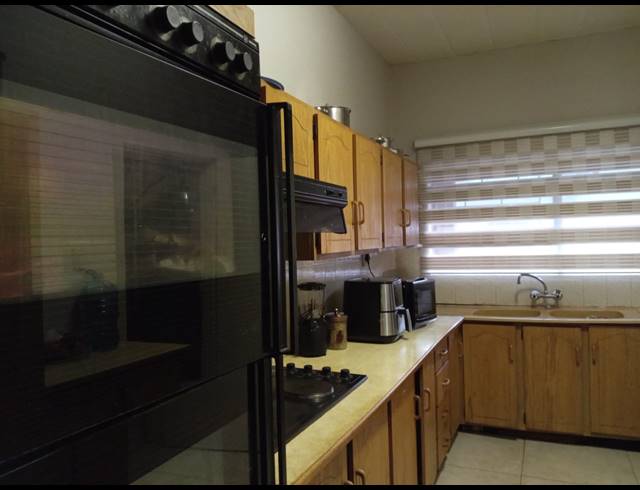 2 BEDROOM FLAT FOR SALE IN VANDERBIJLPARK CE 3
